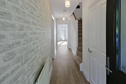 15 Barcombe Place, East Grinstead, RH19 1RT