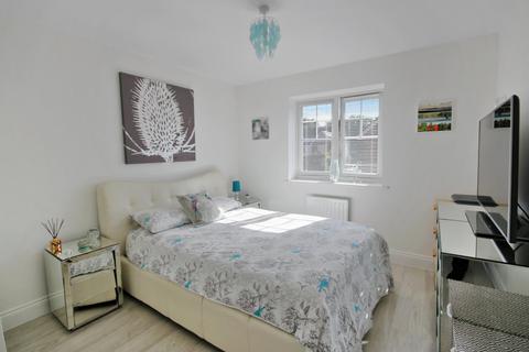 15 Barcombe Place, East Grinstead, RH19 1RT