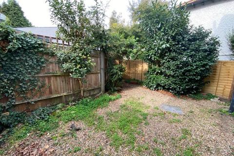 4, Fairlight Anthonys, Woking, GU21 4YQ