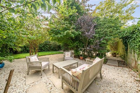 6 Ravensgate Road, Charlton Kings, Cheltenham, GL53 8NN