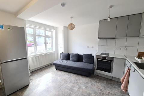 21a Ruskin Road, Carshalton, SM5 3DD
