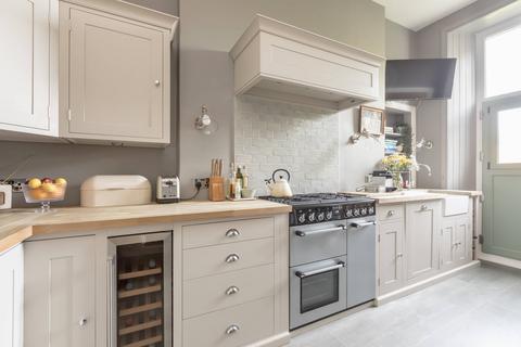 72 Strathearn Road, Edinburgh, EH9 2AF