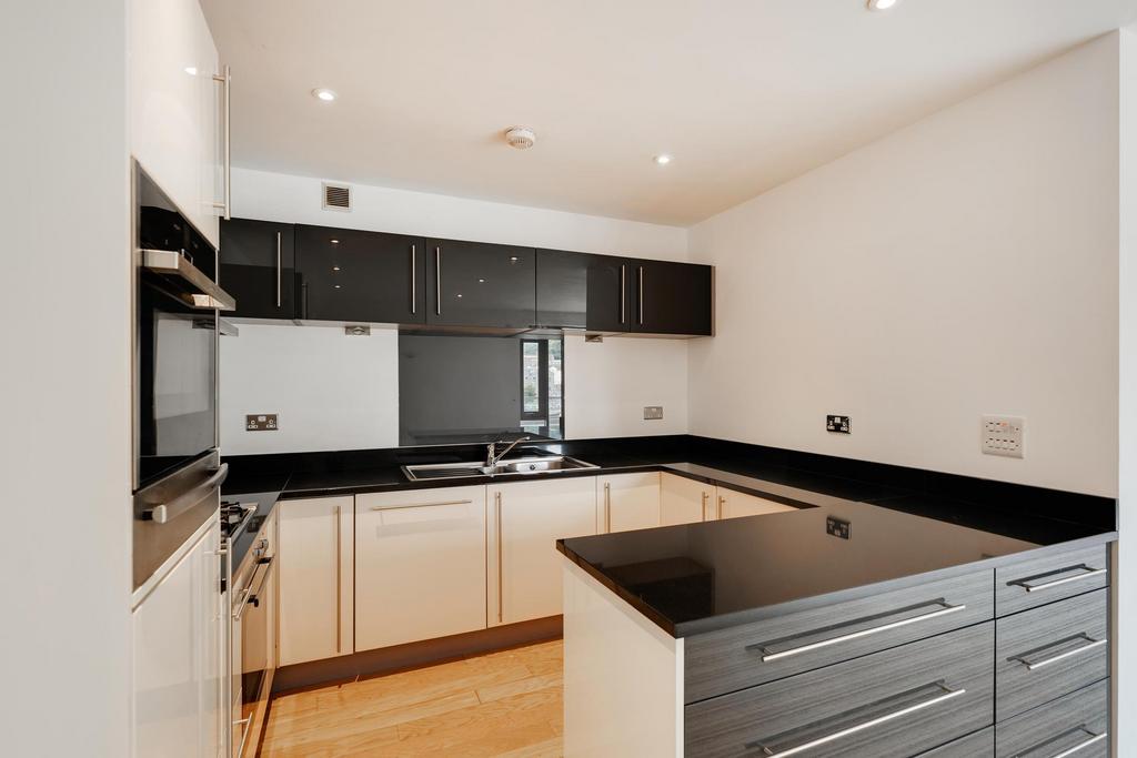 Kitchen ()