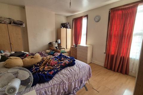 2 bedroom terraced house for sale, Greyhound Road, N17