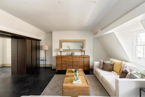 2 bedroom flat for sale, Fitzhardinge Street, Marylebone, W1H.