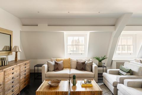 2 bedroom flat for sale, Fitzhardinge Street, Marylebone, W1H.