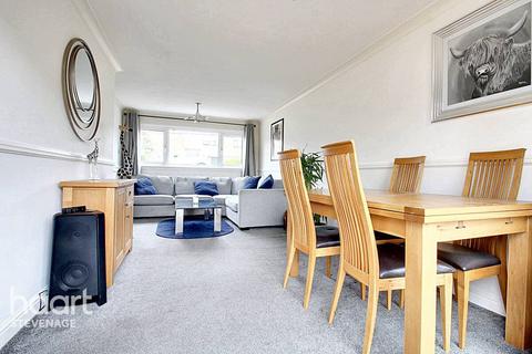 3 bedroom terraced house for sale, Valley Way, Stevenage