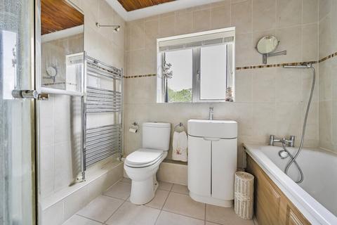 107 Heath Road, Beaconsfield, HP9 1DJ