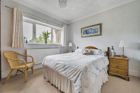 107 Heath Road, Beaconsfield, HP9 1DJ
