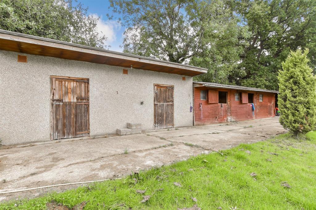 Workshop/Outbuildings