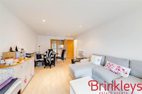 2 bedroom apartment to rent, Castle Court, Brewhouse Lane, London