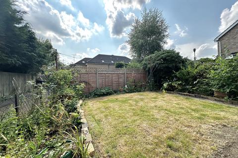 16 Avon Close, Watford, WD25 0DN