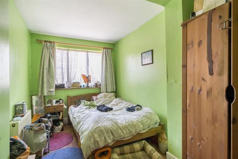 169 Chapter Road, London, NW2 5LJ