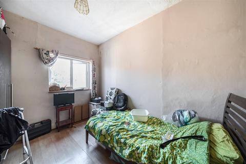 169 Chapter Road, London, NW2 5LJ