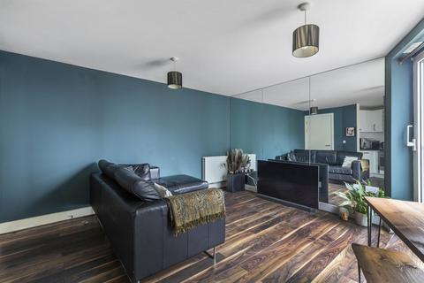 1 bedroom property for sale, Salamanca Place, Vauxhall, London, SE1