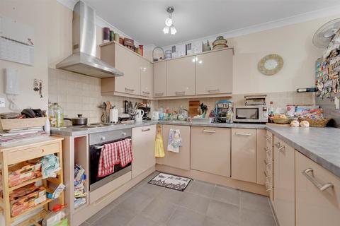 1 bedroom apartment for sale, Tallow Close, Dagenham, Essex