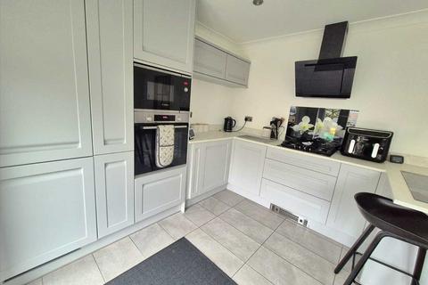 10 Heol Glannant, Tonypandy, CF40 1PX