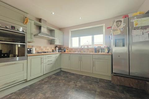 4 bedroom semi-detached house for sale, Claremont Avenue, Wrose, Shipley, BD18