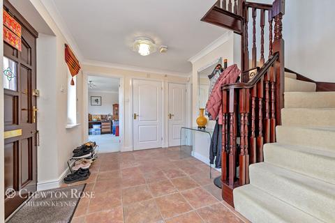 5 bedroom detached house for sale, Linceslade Grove, Loughton