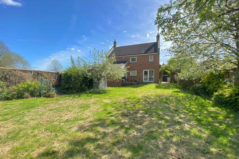 3 bedroom detached house for sale, Norwich Road, New Buckenham