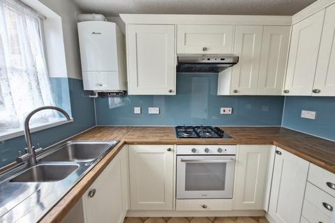 2 bedroom terraced house to rent, Larks Rise, Cullompton