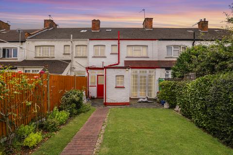 41 Cecil Road, London, W3 0DB