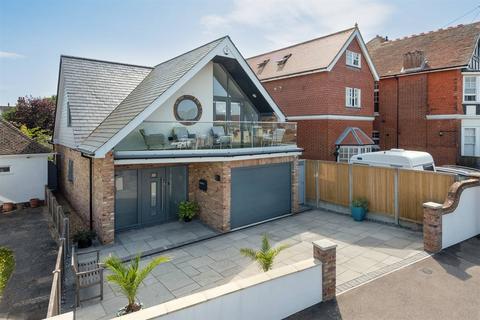 10 Domneva Road, Westgate-on-sea, CT8 8PE