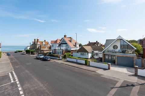 10 Domneva Road, Westgate-on-sea, CT8 8PE