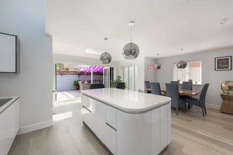 10 Domneva Road, Westgate-on-sea, CT8 8PE