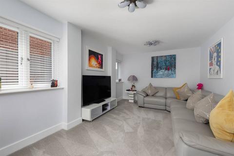 10 Domneva Road, Westgate-on-sea, CT8 8PE