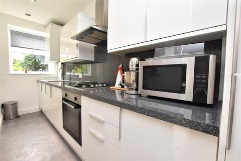Flat, 8 Moor Road, Leeds, LS6 4BJ