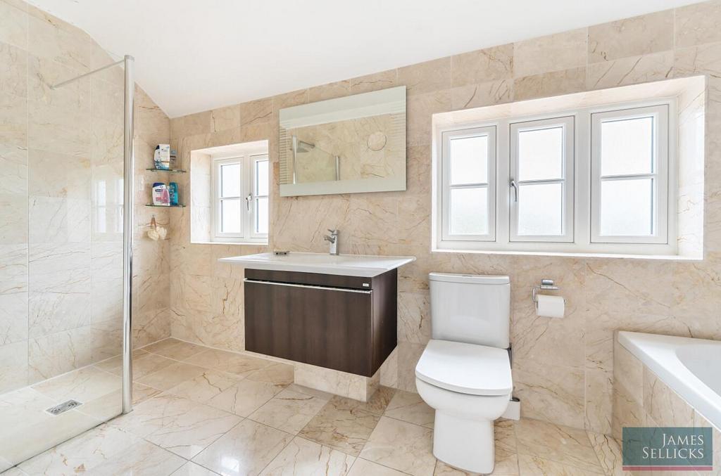 Ensuite bathroom