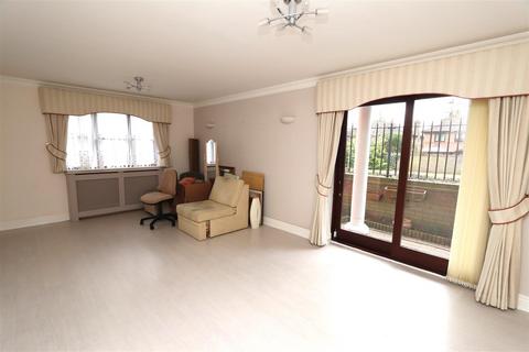 2 bedroom apartment for sale, Poplar Drive, Hutton, Brentwood