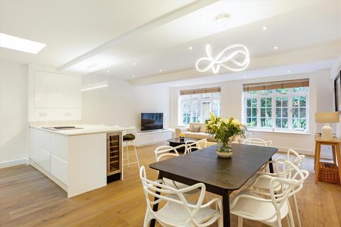 4 bedroom terraced house to rent, Wyndham Mews, London, W1H