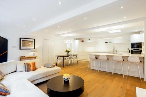 4 bedroom terraced house to rent, Wyndham Mews, London, W1H