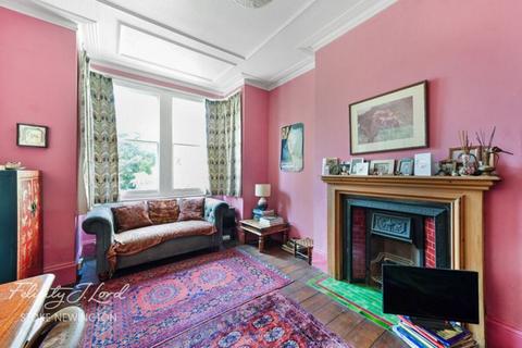 4 bedroom terraced house for sale, Barry Avenue, London, N15