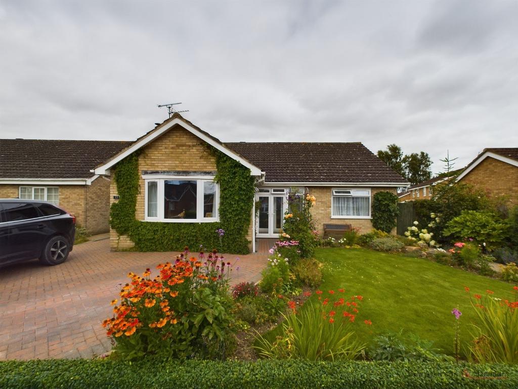 2 Bedroom Detached Bungalow   For Sale