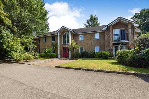 Salisbury Road, Hampshire GU14