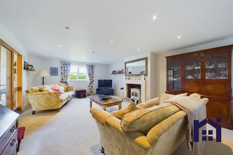 4 bedroom barn conversion for sale, Longmeanygate, Midge Hall, PR26 6TD