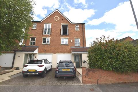 4 bedroom semi-detached house for sale, Stanks Drive, Leeds, West Yorkshire