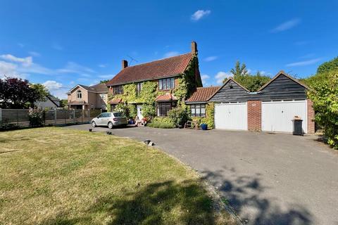 4 bedroom detached house for sale, Maldon Road, Burnham-On-Crouch