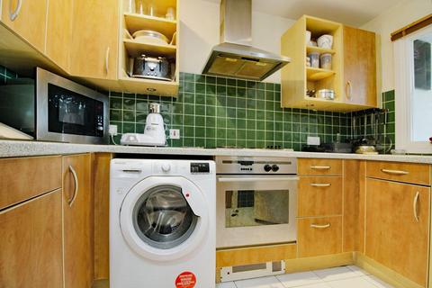 1 bedroom flat for sale, Adventurers Quay, Cardiff CF10