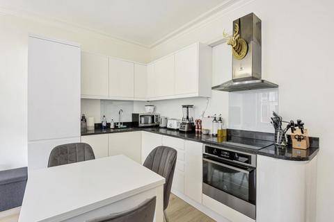 2 bedroom flat for sale, Shroton Street, London