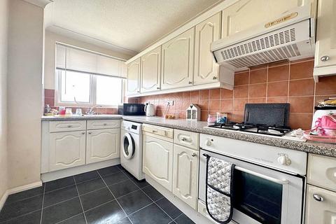 2 bedroom flat for sale, Westbrook, Lustrells Vale, Saltdean, BN2 8EZ