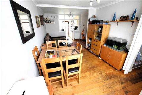 2 bedroom end of terrace house for sale, Fernside Avenue, Hanworth, Middlesex, TW13