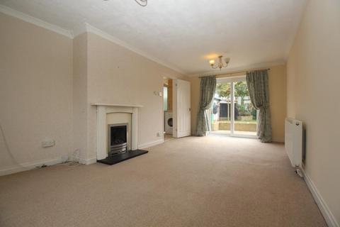 3 bedroom terraced house to rent, Weston Road, Stevenage, SG1 3RW