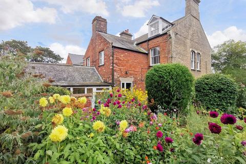 4 bedroom townhouse for sale, Outney Road, Bungay