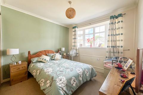 1 Clayspring Close, Hockley, SS5 5AW