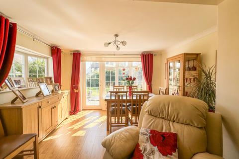 1 Clayspring Close, Hockley, SS5 5AW