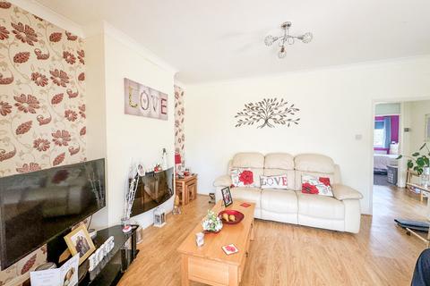1 Clayspring Close, Hockley, SS5 5AW